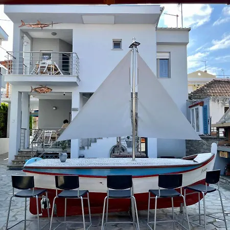 Waterfront & Ground Floor Apartment *